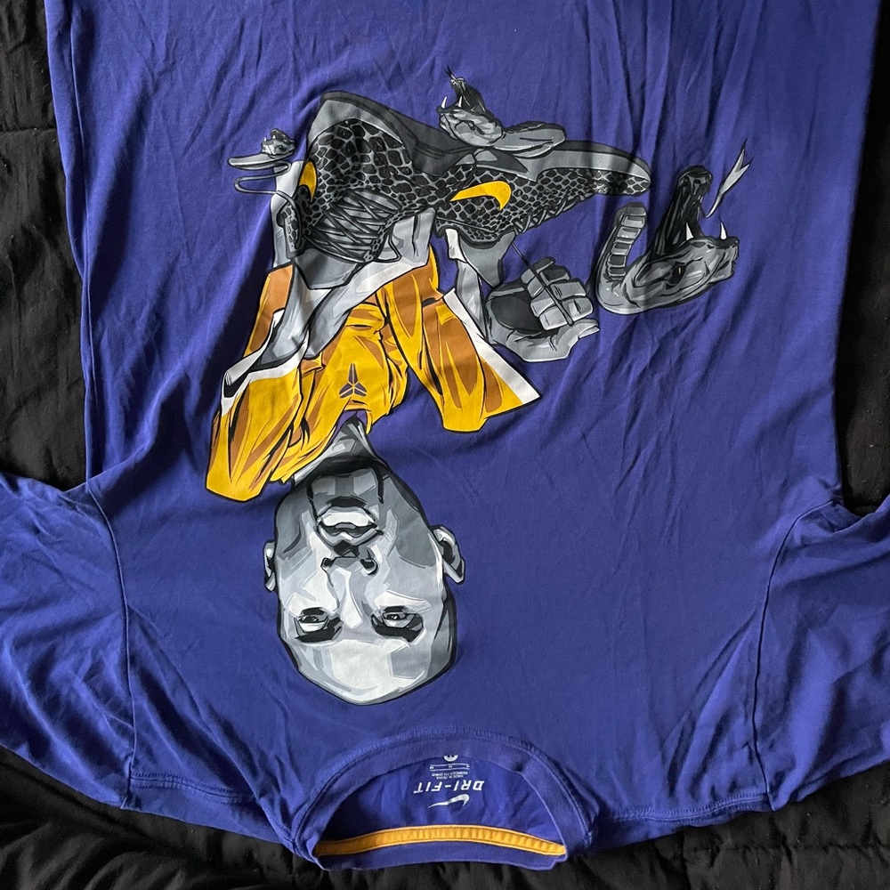 Nike Drifit Kobe Bryant Comic Tshirt Size Medium